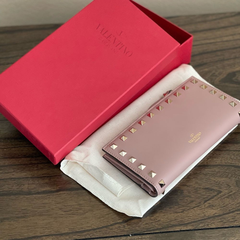 Valentino Garavani wallet poudre